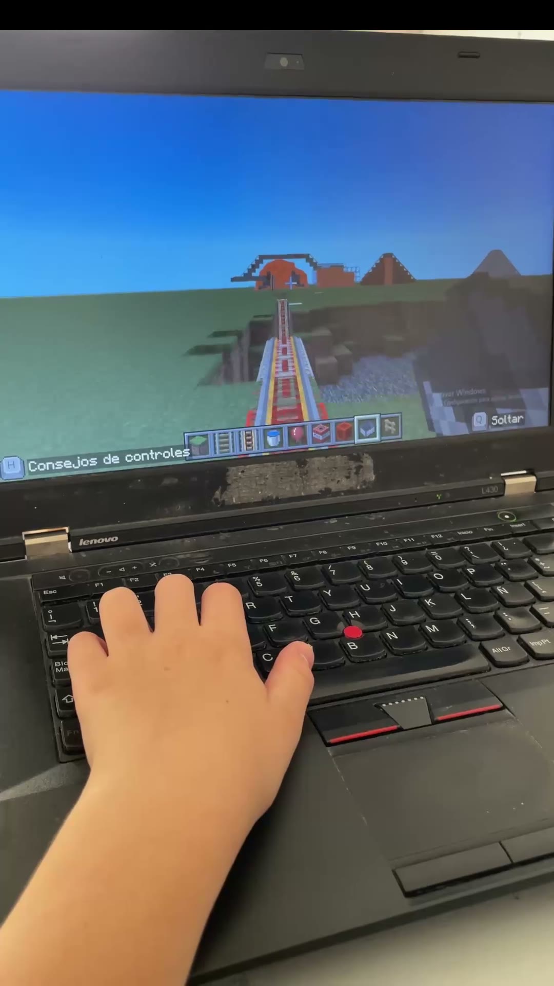 Montaña rusa construida en Minecraft Education